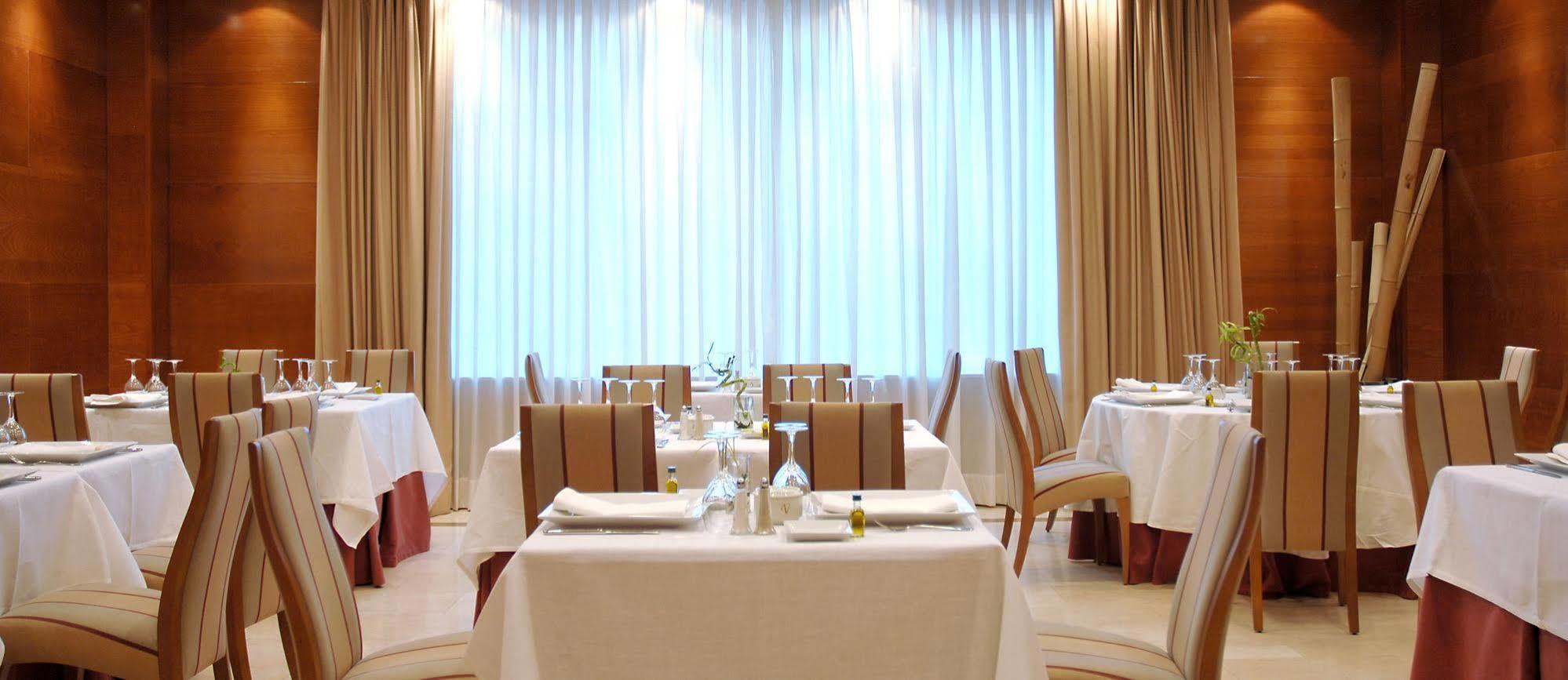 Vincci Ciudad De Salamanca Restoran gambar